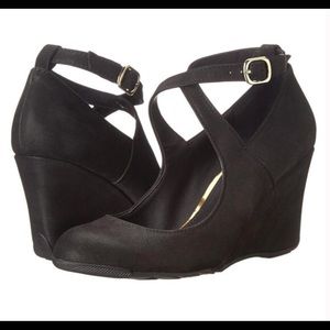 Kenneth Cole Wedge Pumps